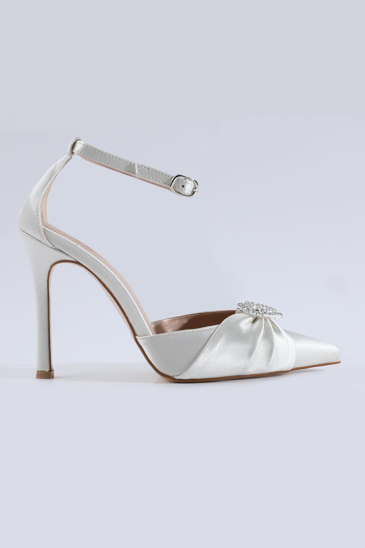 Amora Heart Detail White Heeled Shoes