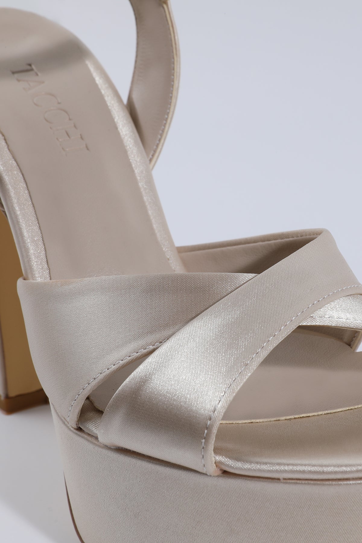 Bella Nude Plateau 130