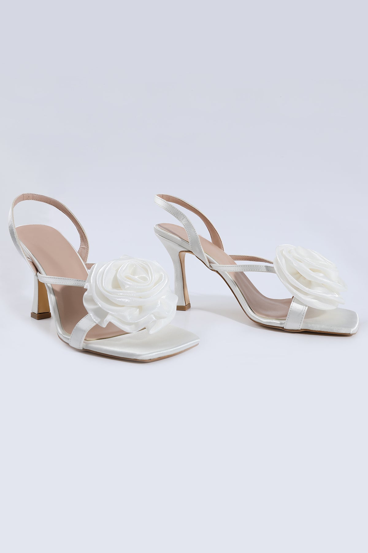 Luna Pearl Sandals 90