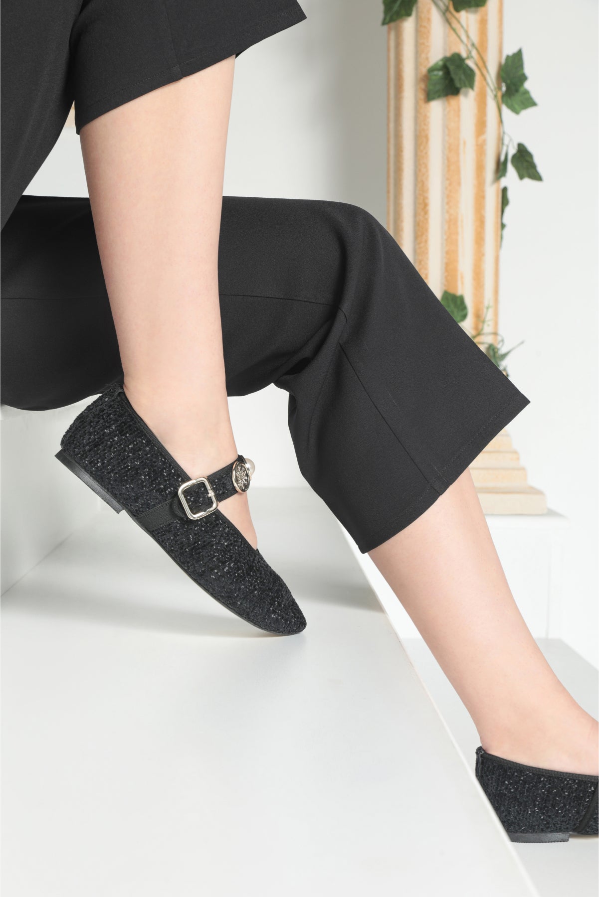 Vespera Black Flats