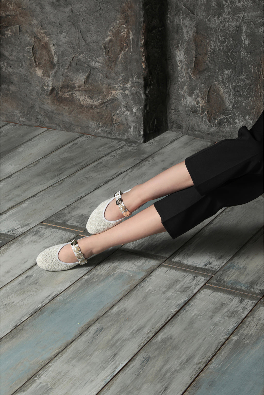 Vespera Pearl Flats