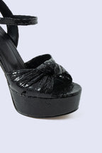 Nola Black Plateau 135