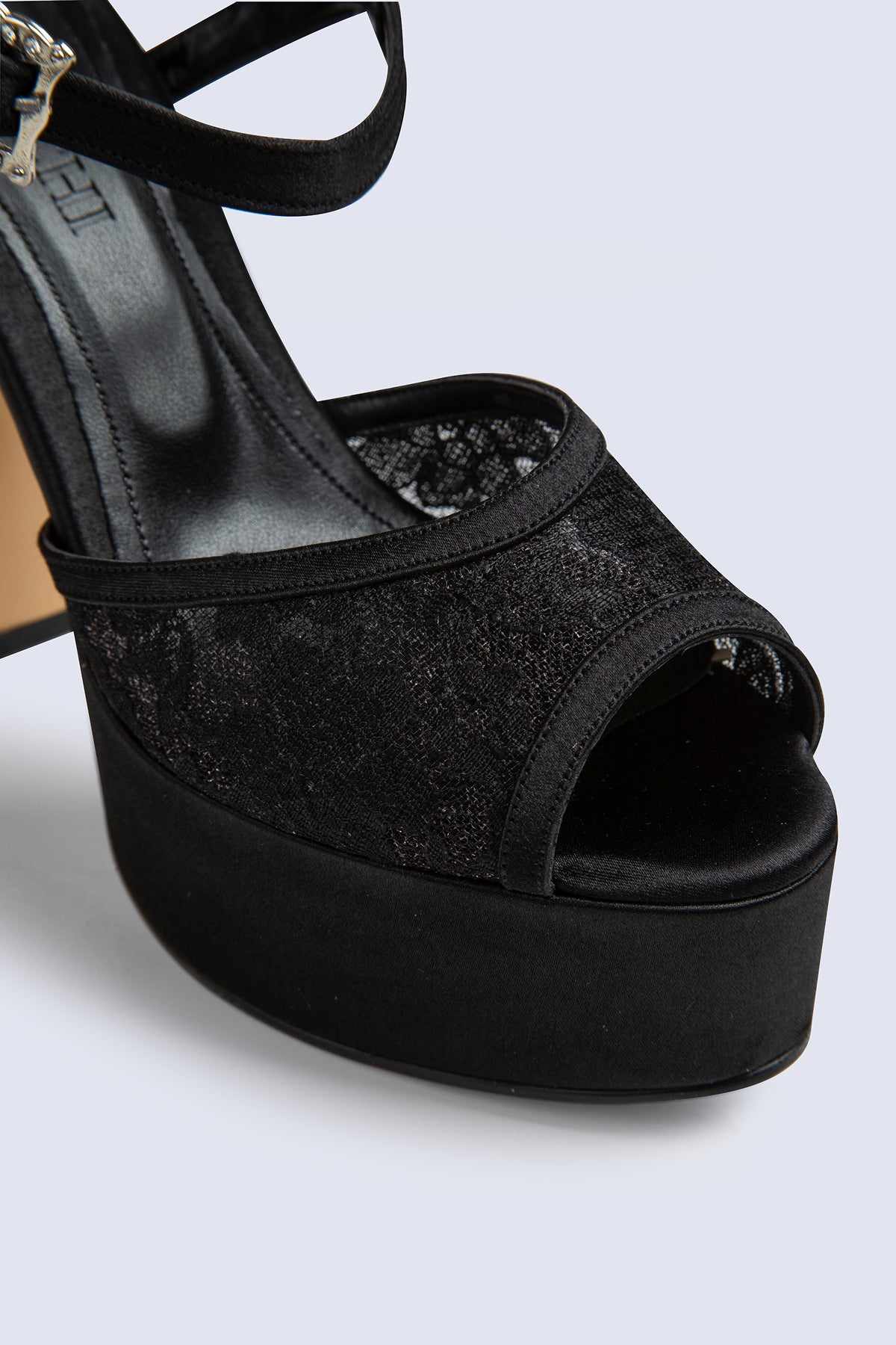 Sindirella Siyah Plateau 135