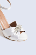 Solenne Pearl Sandals 90